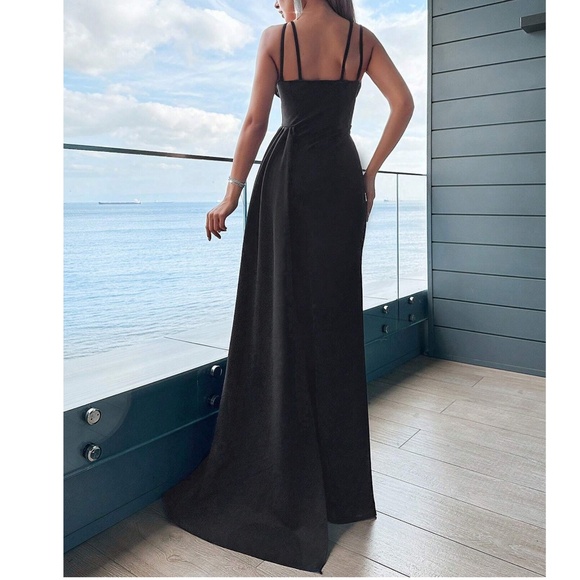 Luxe Black Plunging Neck Ruched Fitted Party Evening Wedding Dress - Picture 2 of 5